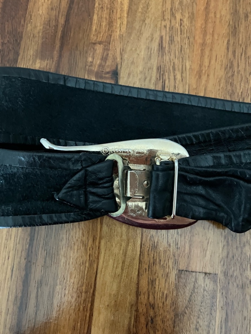 Leather Shop Black Leather Belt Goldtone Buckle Adjustable Retro Style - Picture 5 of 10